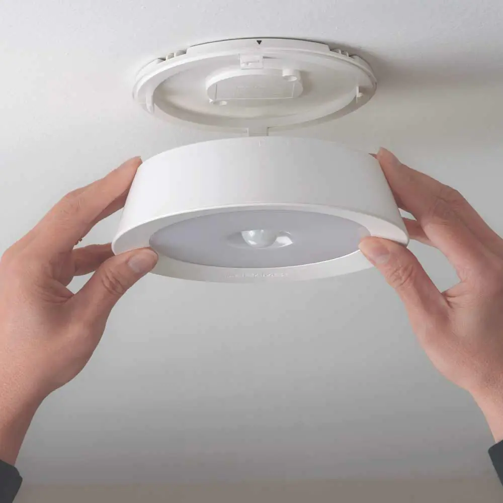 Battery Operated Ceiling Light 7 Battery Operated Ceiling Light - Image 5